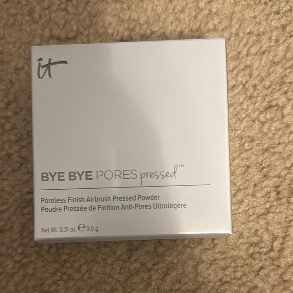 IT Cosmetics Translucent Setting Powder Bye Bye Pores